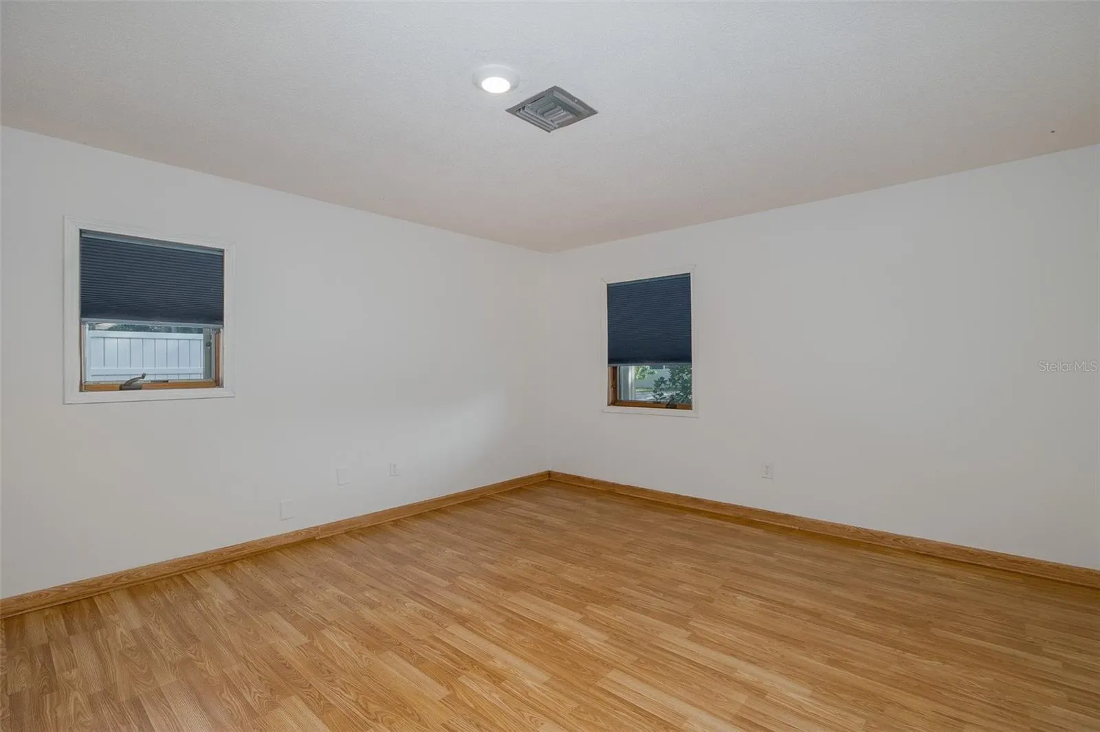 2568 REDWOOD WAY