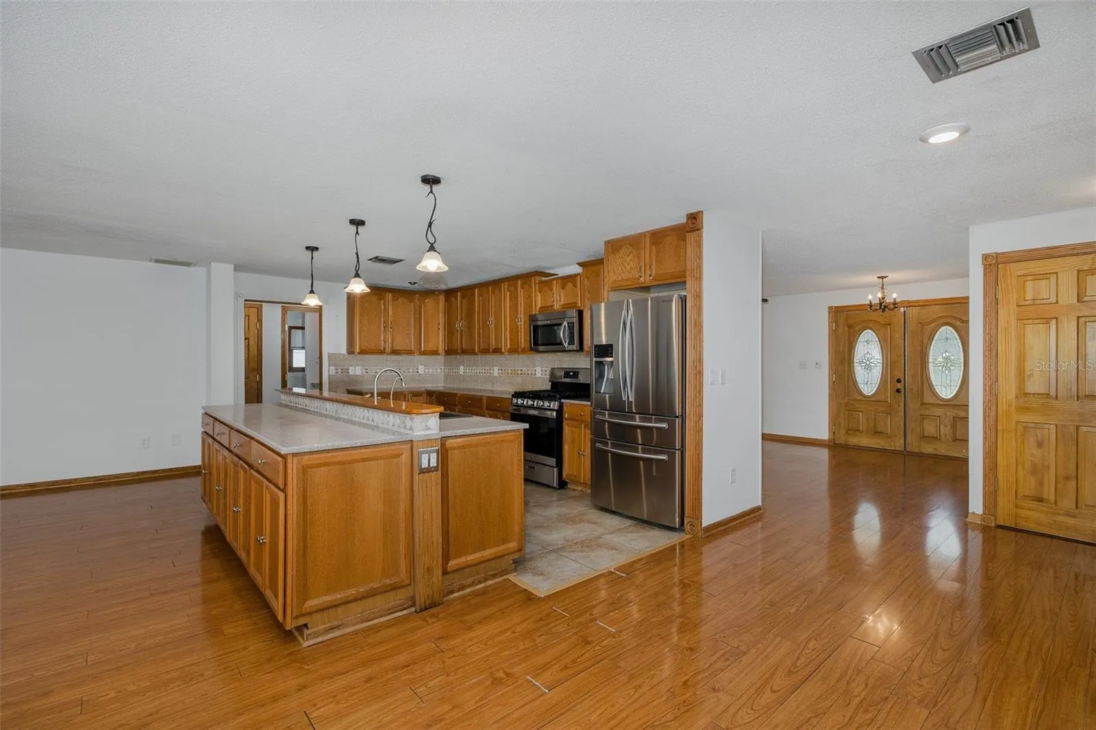 2568 REDWOOD WAY