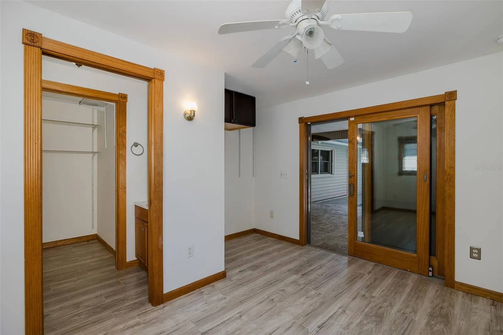 2568 REDWOOD WAY