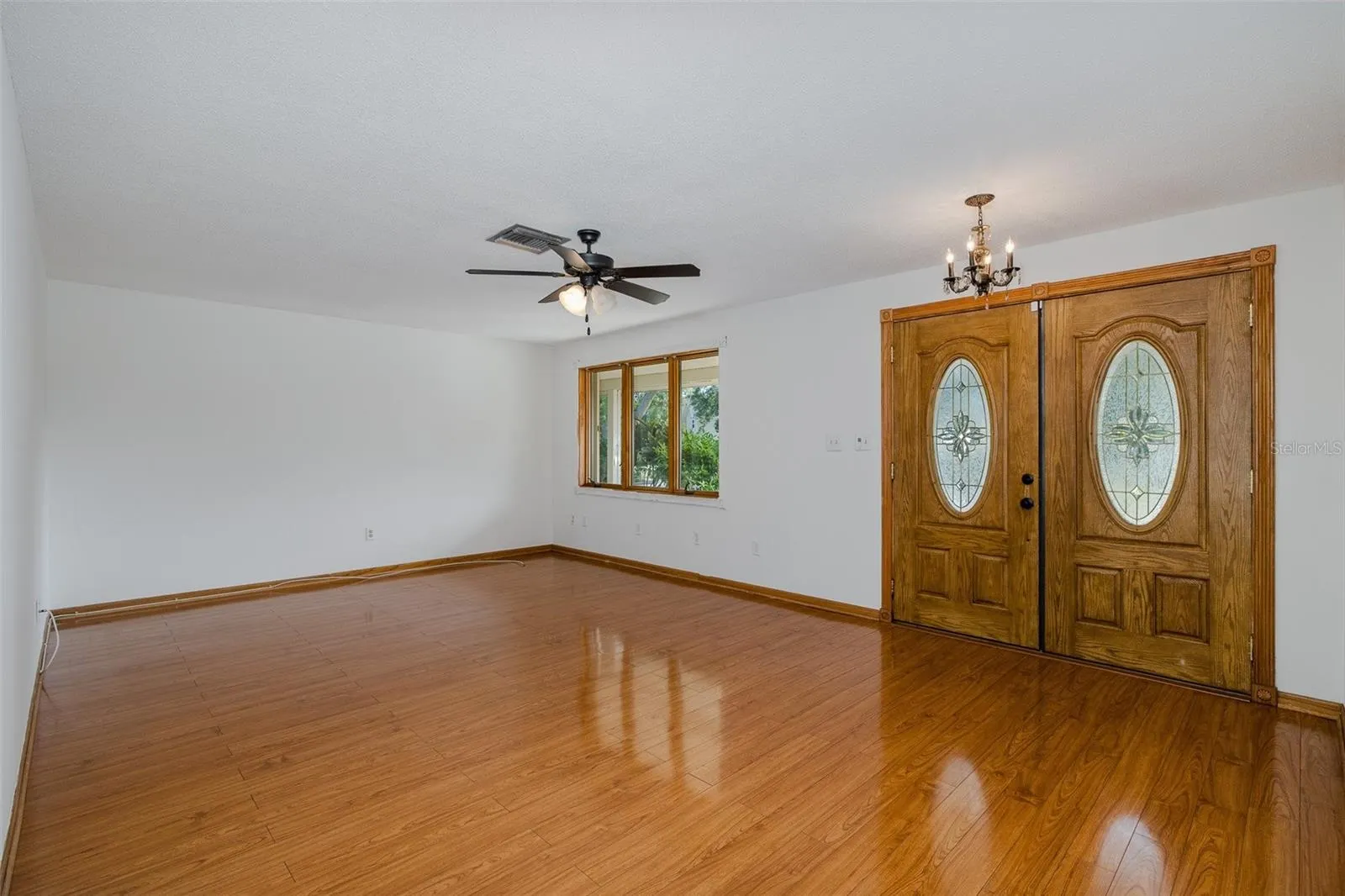 2568 REDWOOD WAY