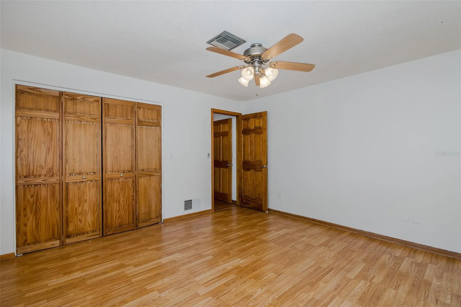 2568 REDWOOD WAY