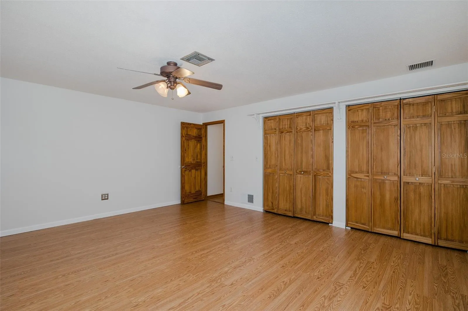 2568 REDWOOD WAY