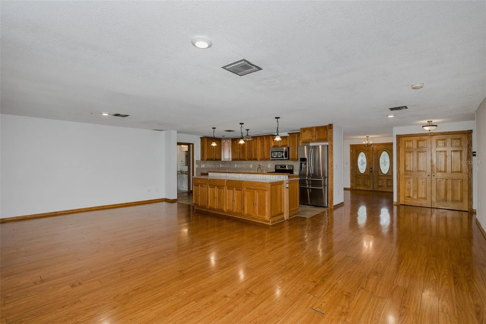 2568 REDWOOD WAY
