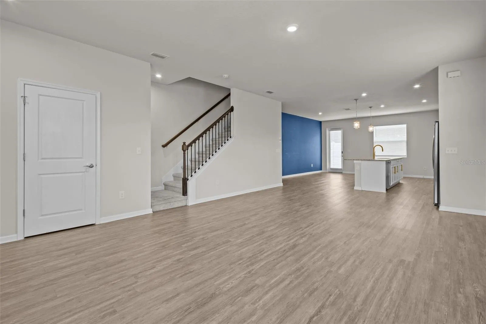 15384 CARAVAN AVE