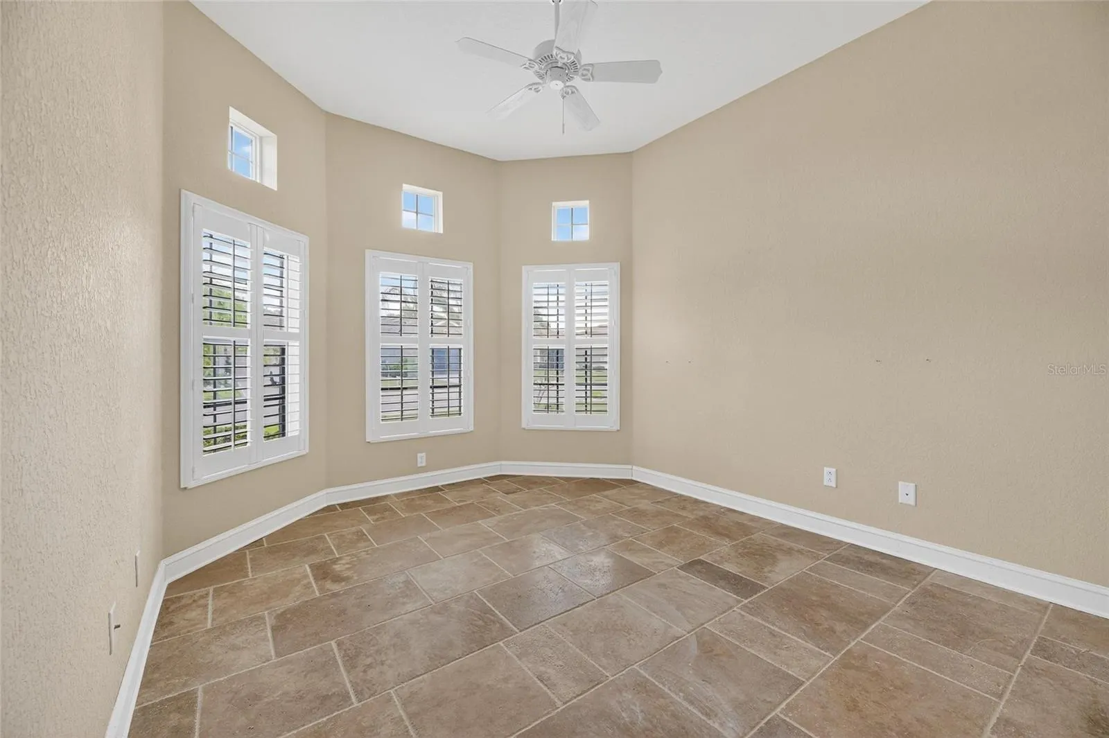1039 EMERALD DUNES DR