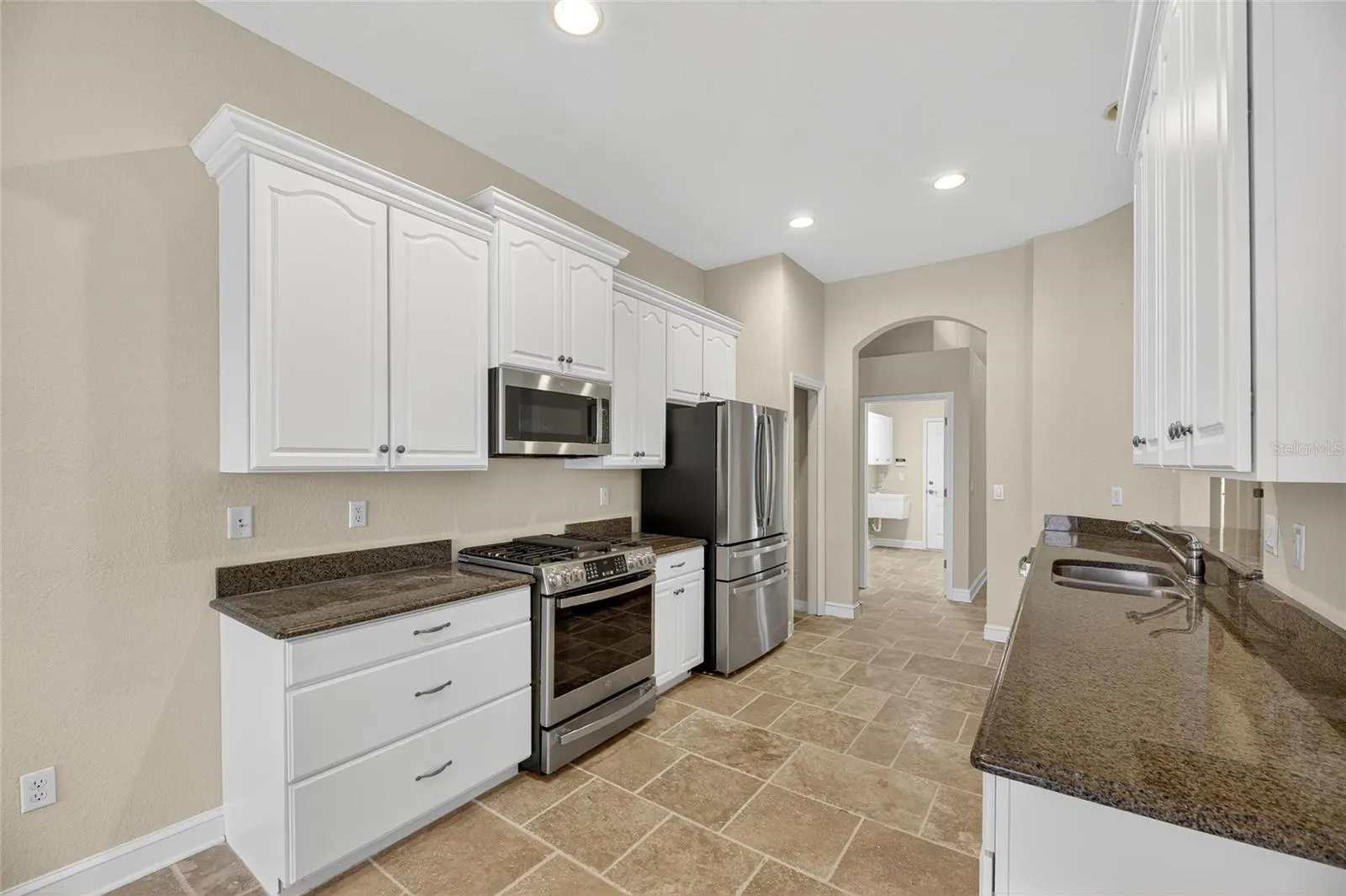 1039 EMERALD DUNES DR