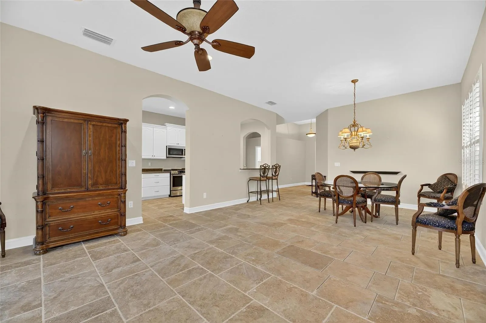 1039 EMERALD DUNES DR