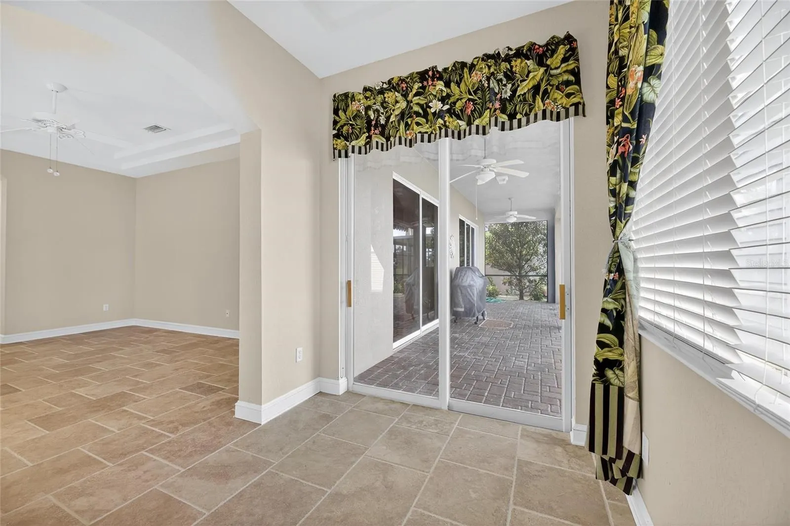 1039 EMERALD DUNES DR
