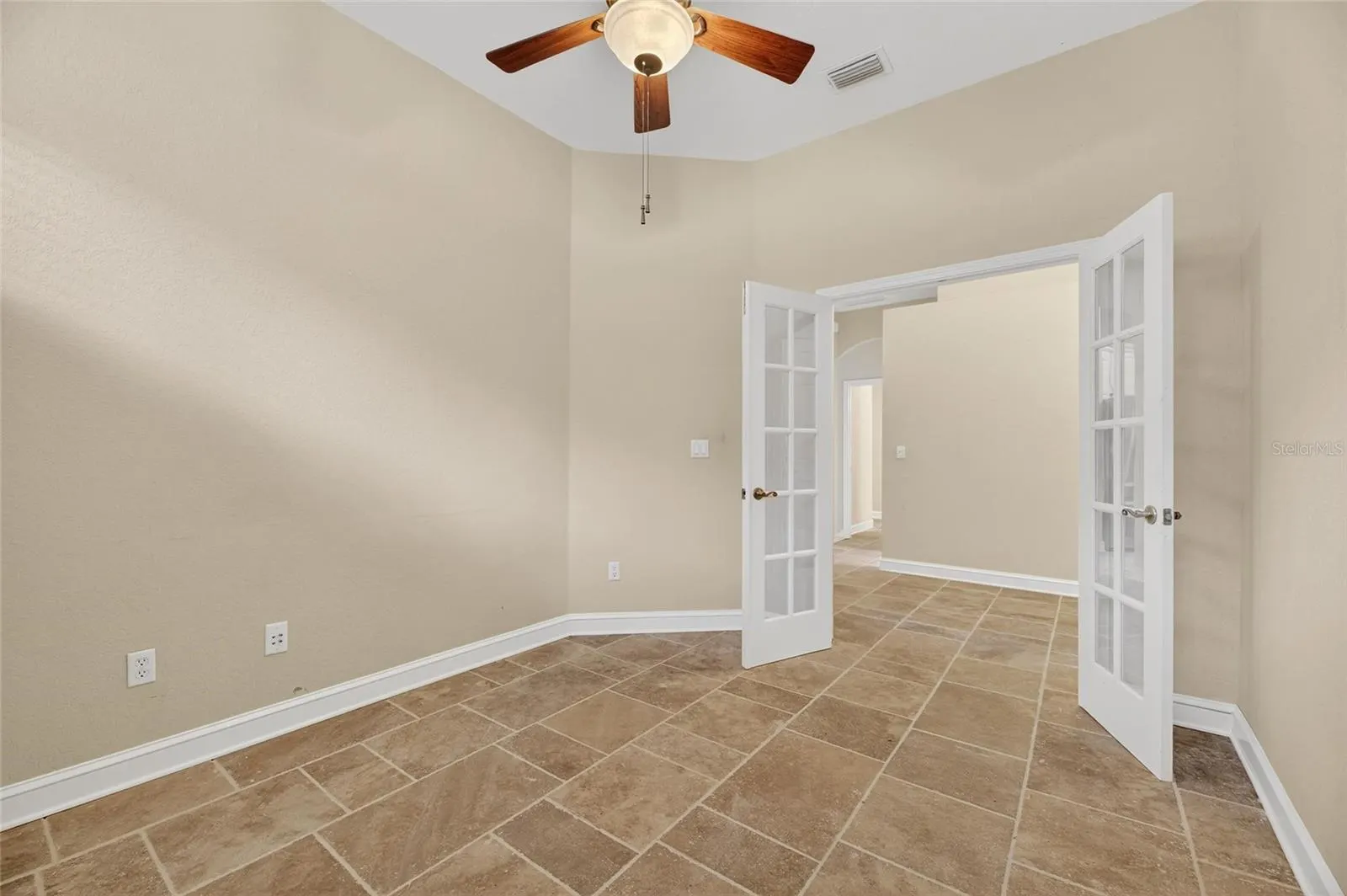 1039 EMERALD DUNES DR