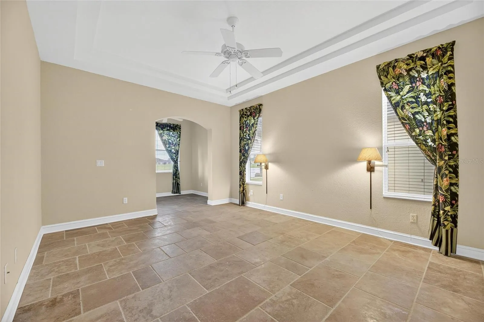 1039 EMERALD DUNES DR