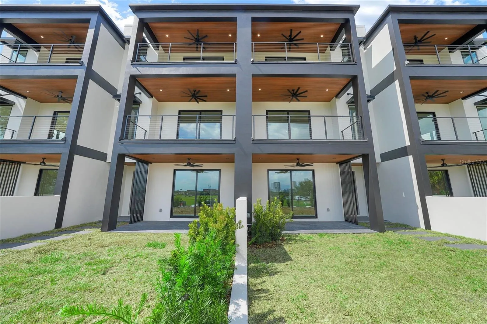501 W ROSS AVE #3, #3