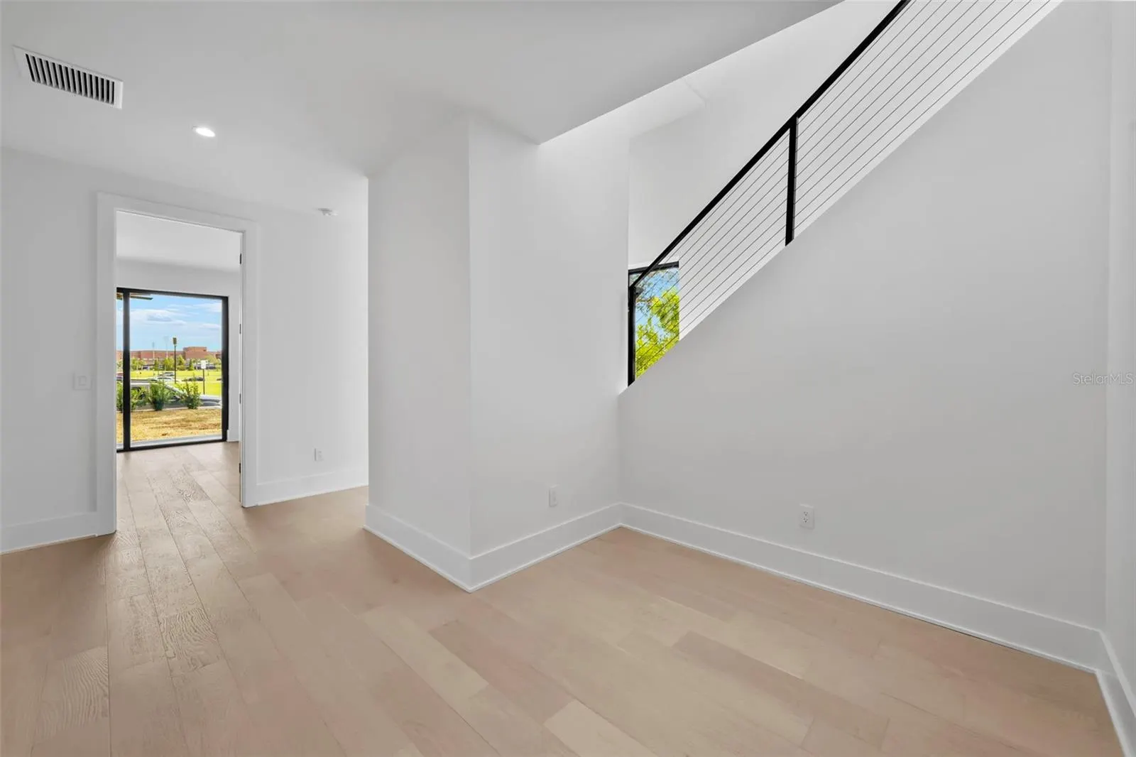 501 W ROSS AVE #3, #3