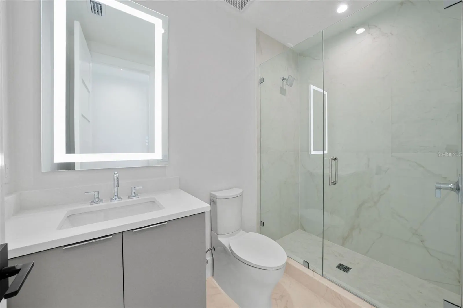 501 W ROSS AVE #3, #3