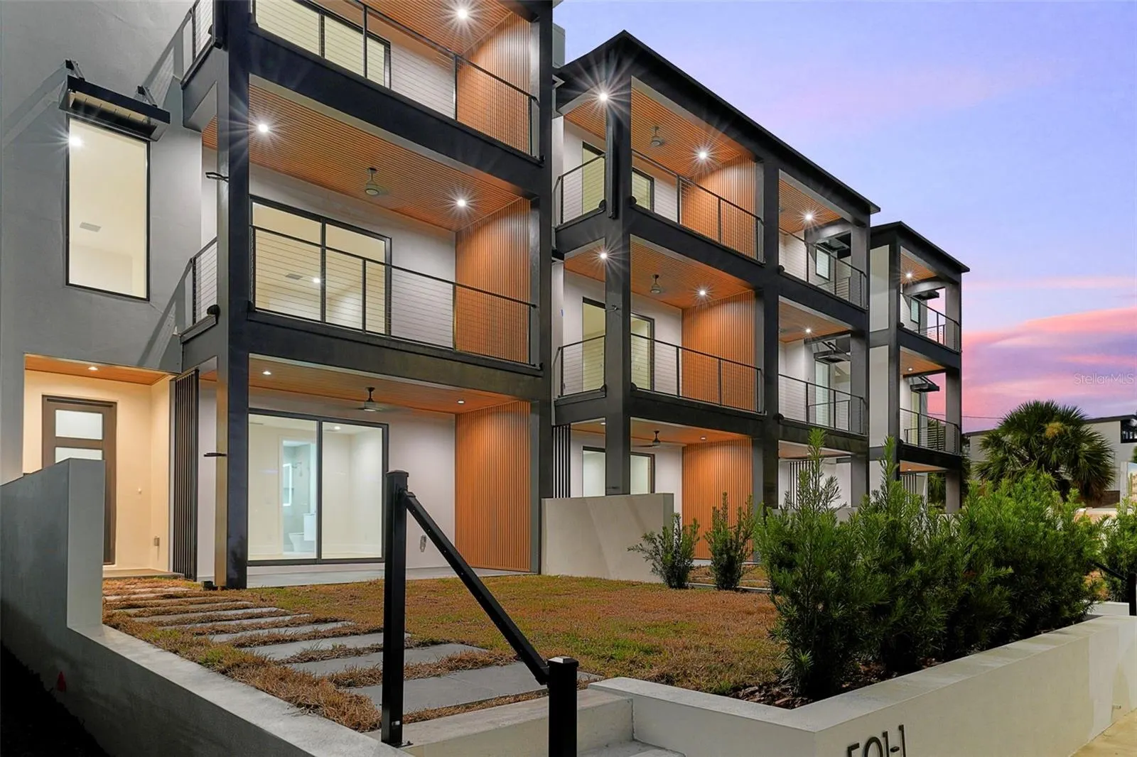 501 W ROSS AVE #3, #3