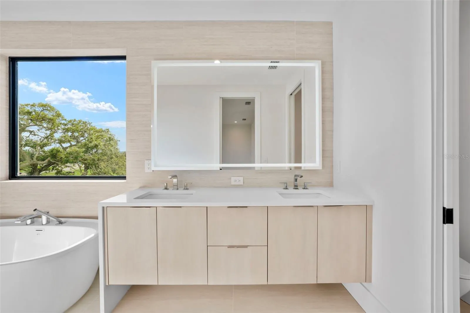 501 W ROSS AVE #3, #3