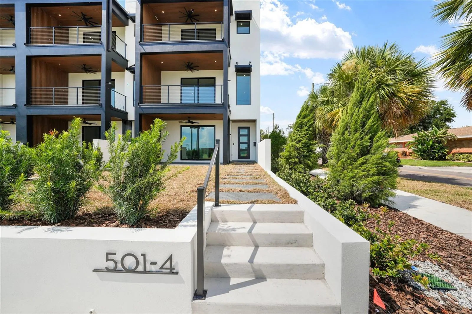 501 W ROSS AVE #3, #3