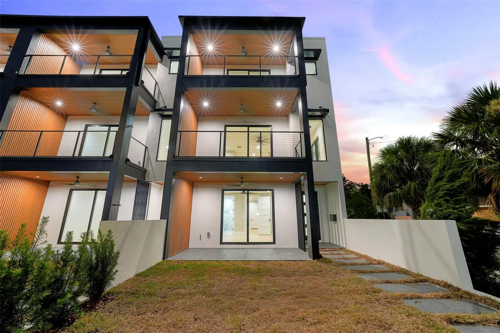 501 W ROSS AVE #3, #3