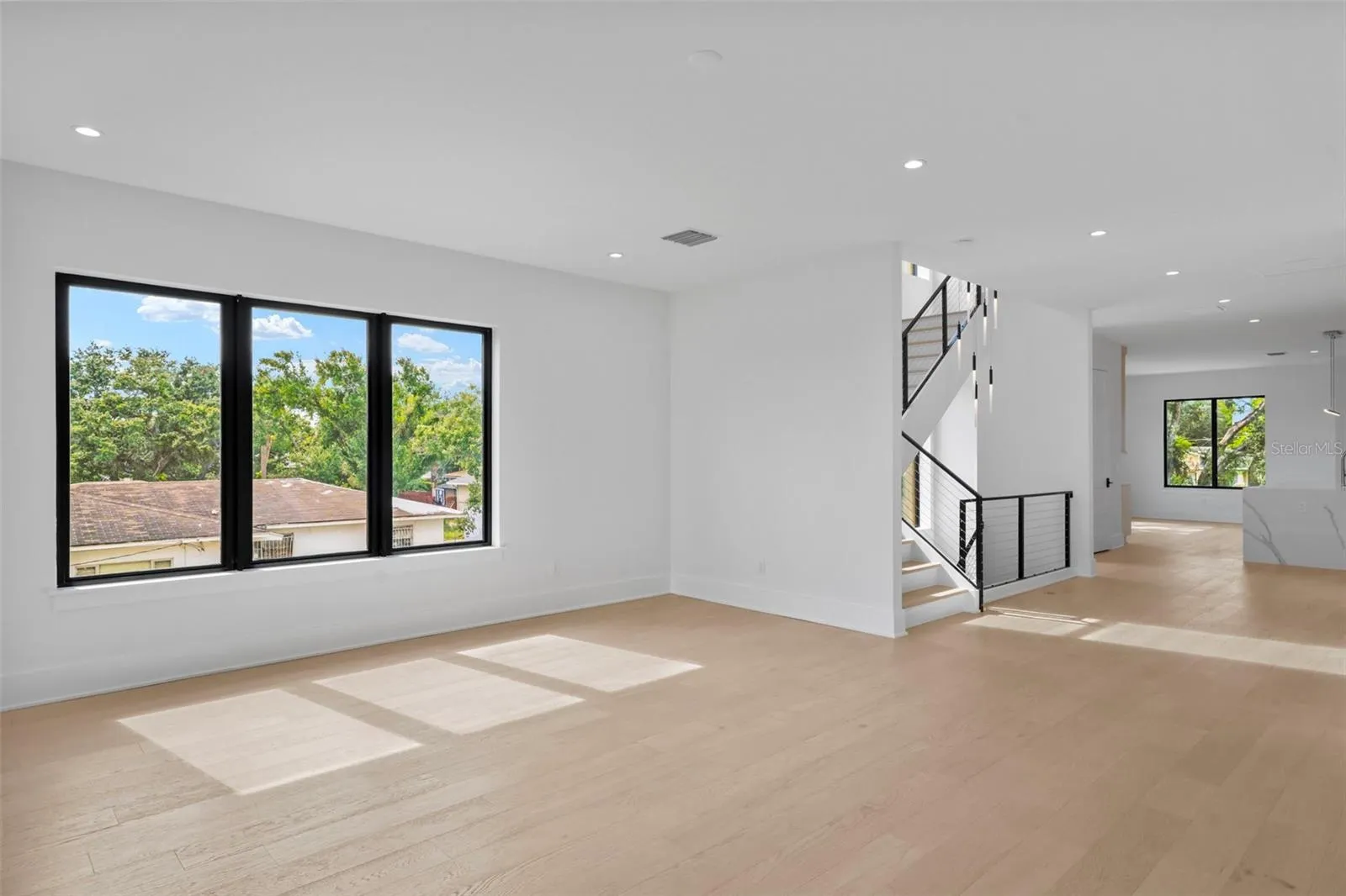 501 W ROSS AVE #3, #3