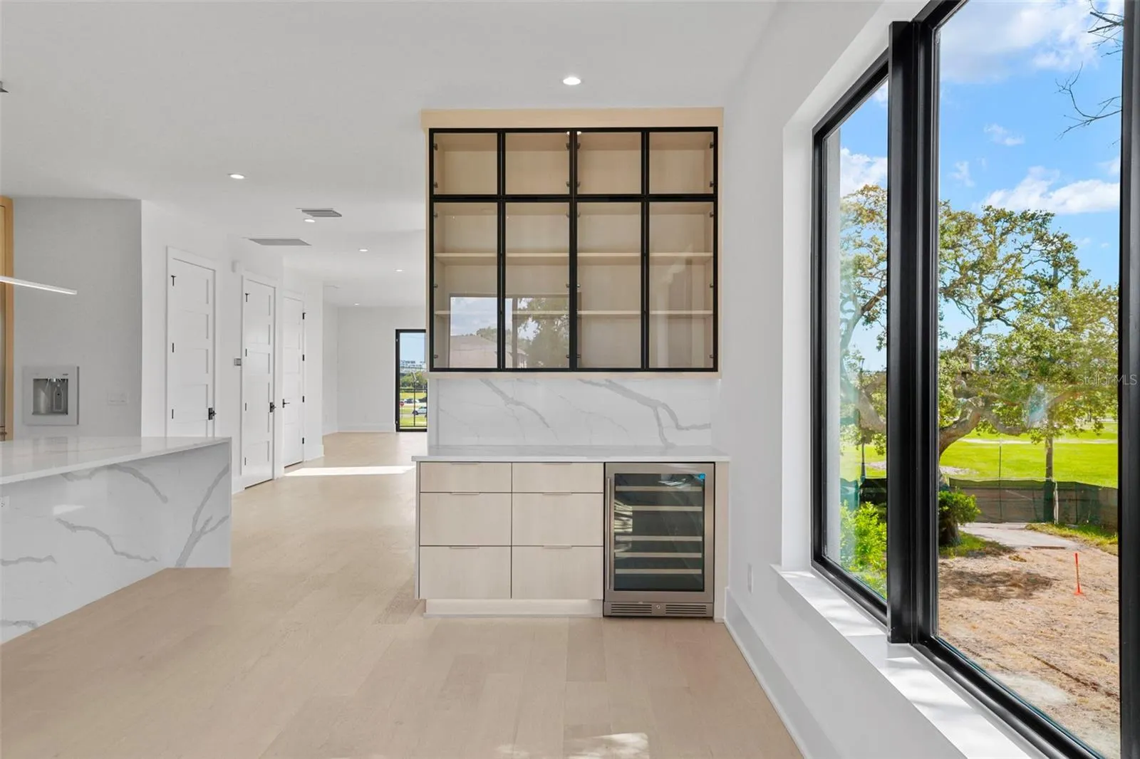 501 W ROSS AVE #3, #3