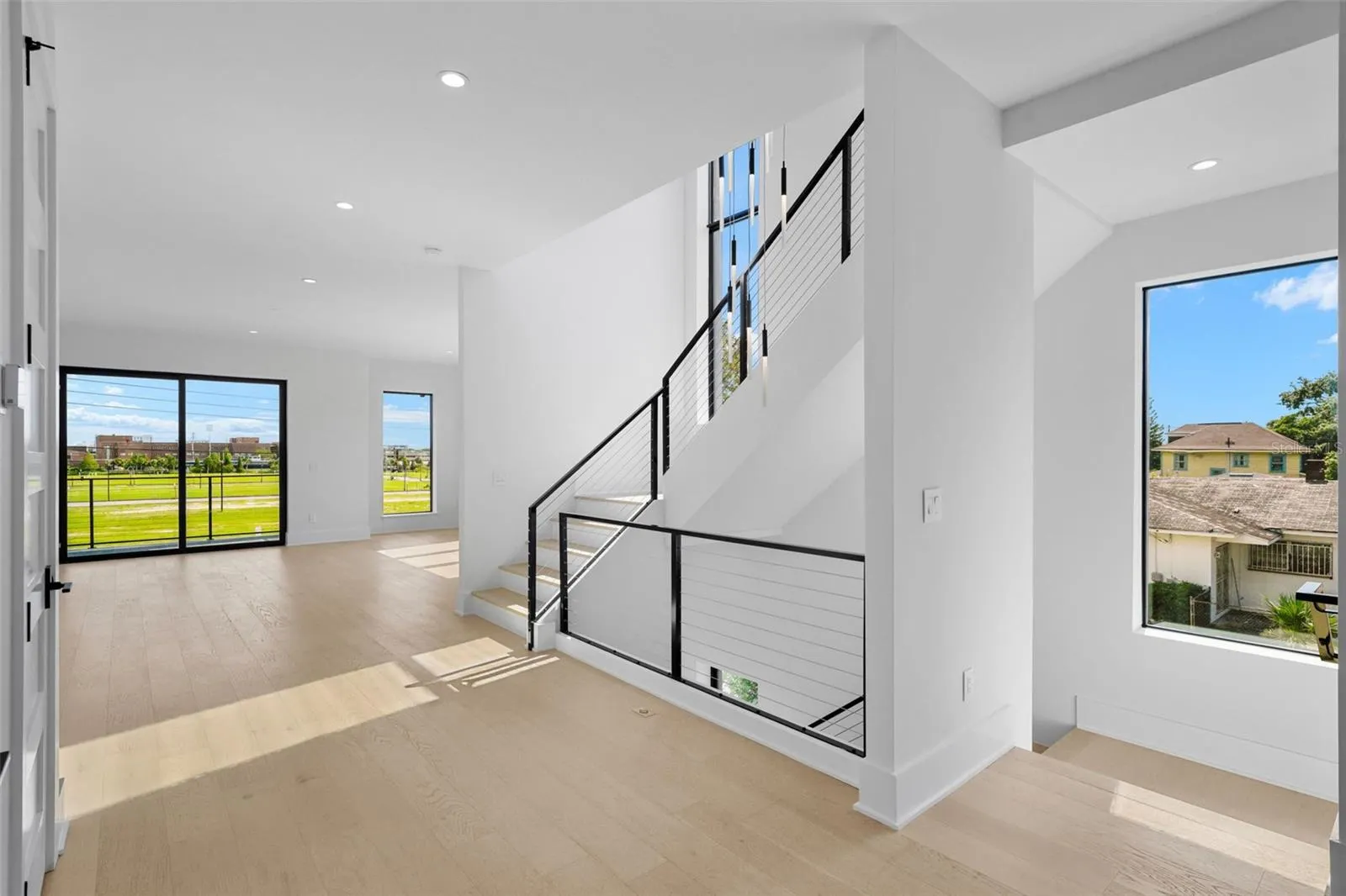 501 W ROSS AVE #3, #3