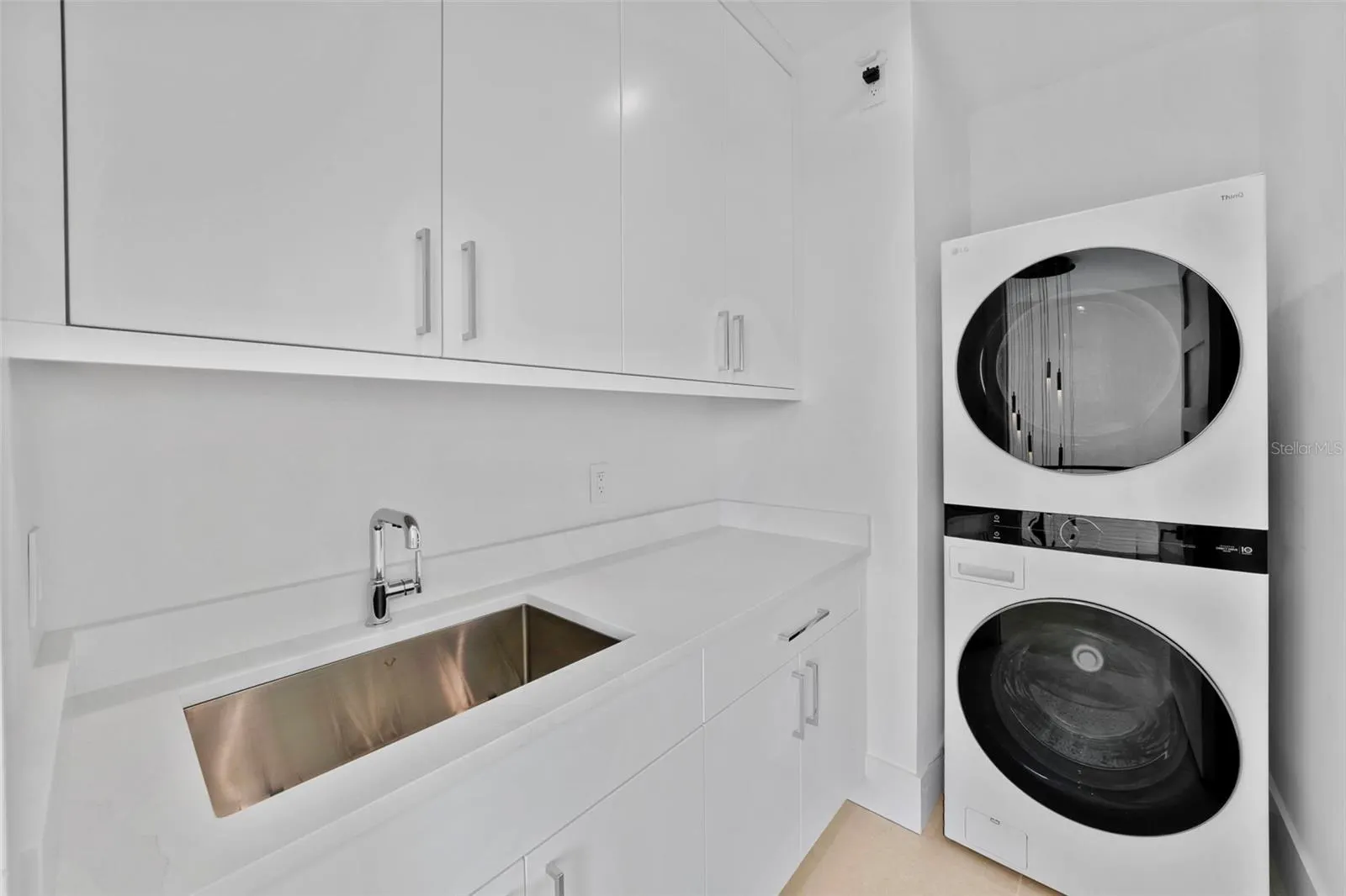 501 W ROSS AVE #3, #3