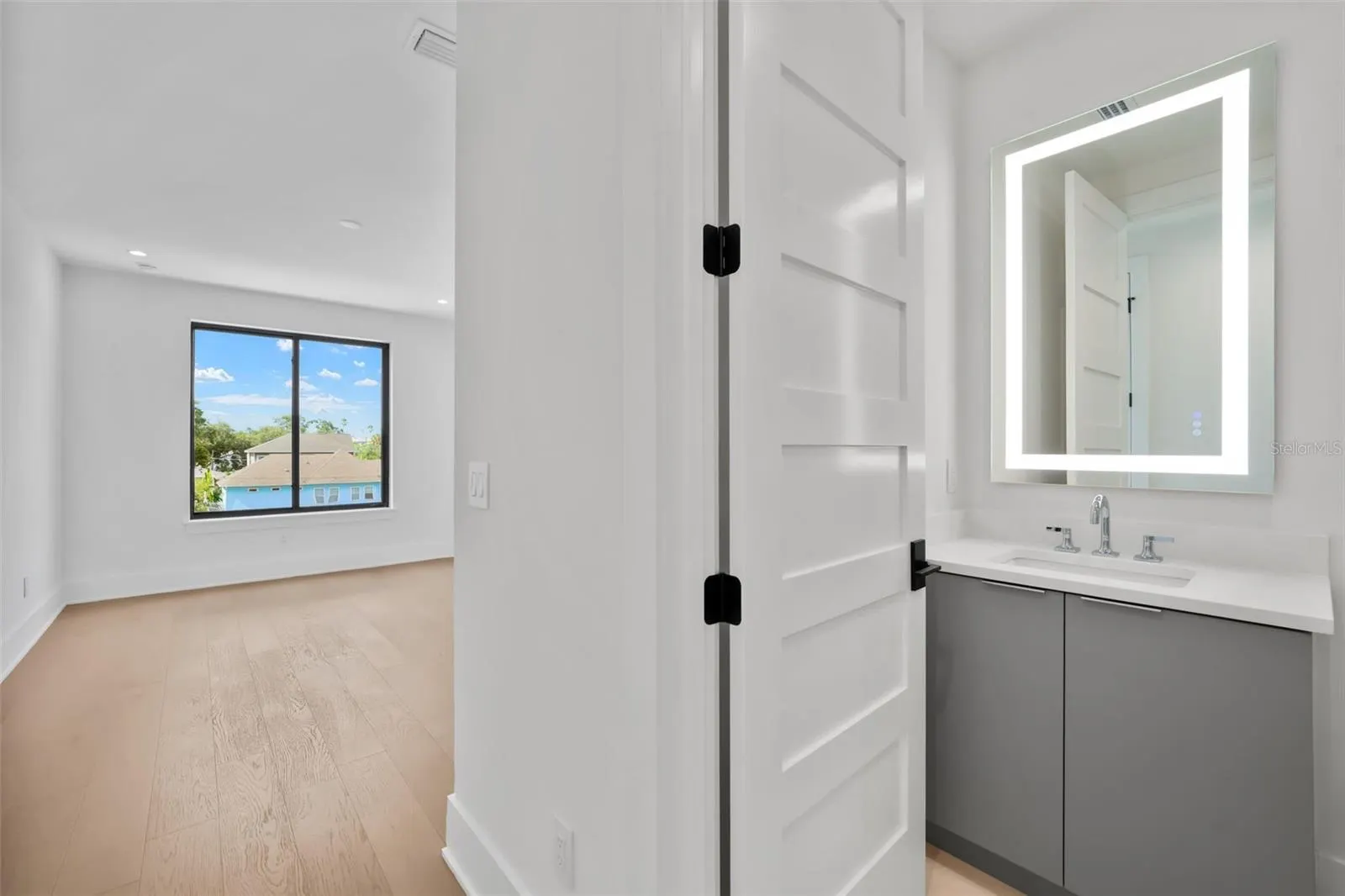 501 W ROSS AVE #3, #3