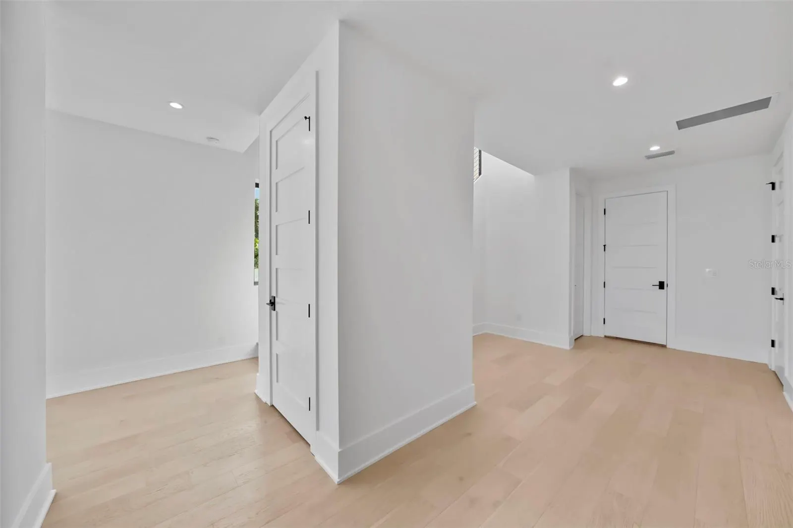 501 W ROSS AVE #3, #3