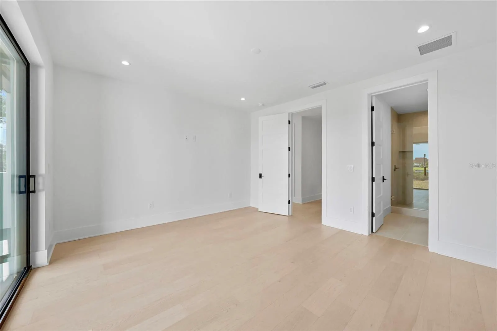 501 W ROSS AVE #3, #3