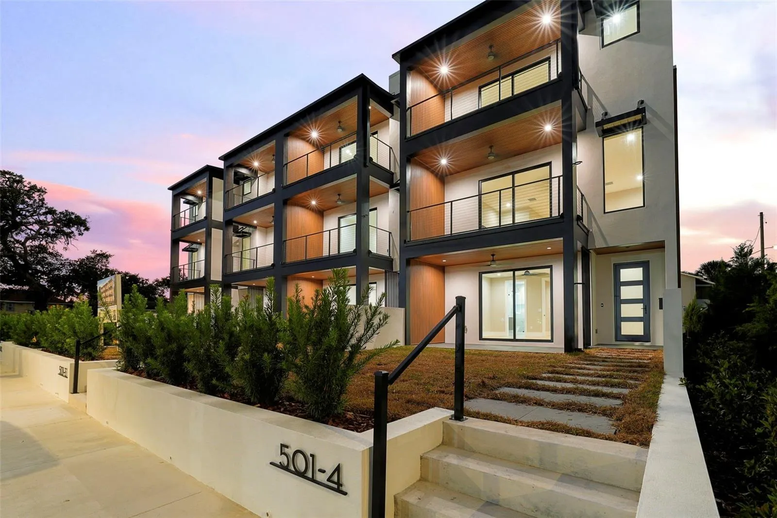 501 W ROSS AVE #3, #3