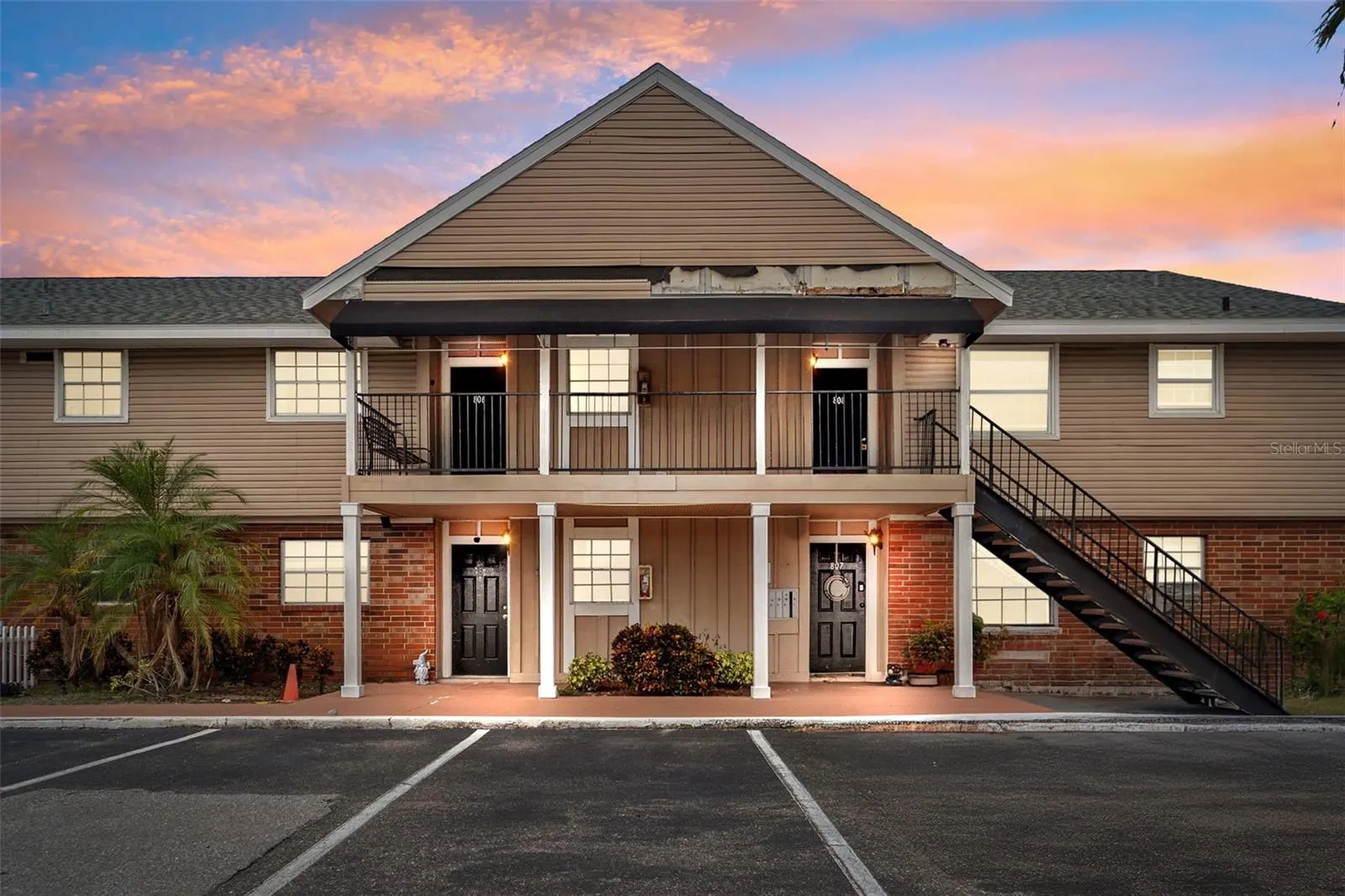 200 COUNTRY CLUB DR #808, #808