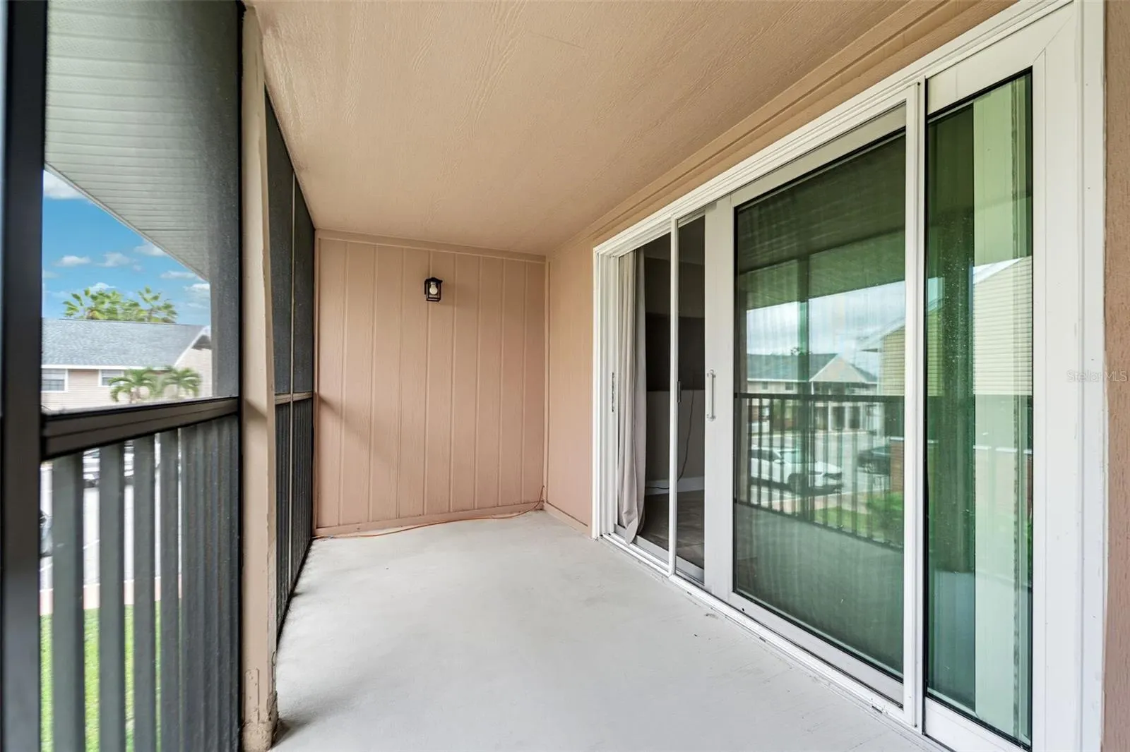 200 COUNTRY CLUB DR #808, #808
