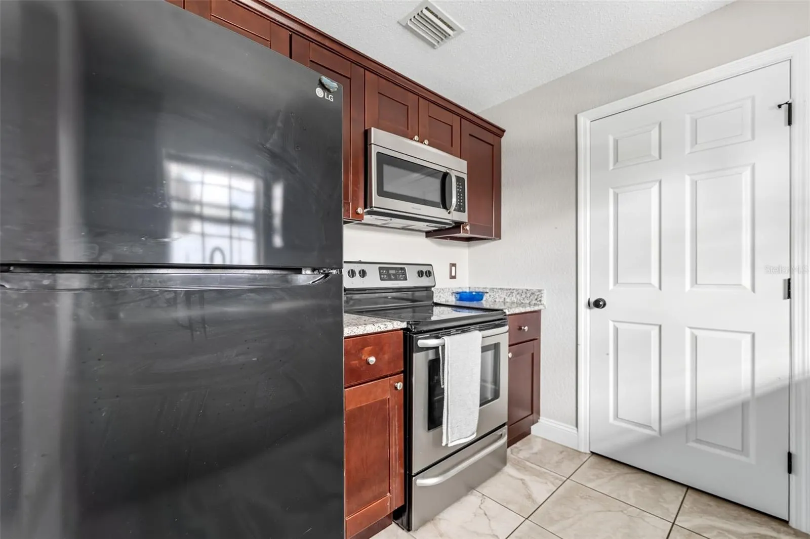 200 COUNTRY CLUB DR #808, #808