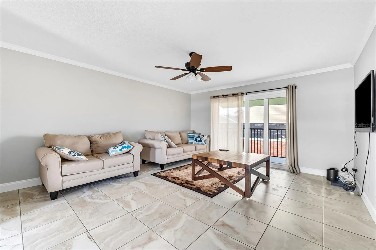 200 COUNTRY CLUB DR #808, #808