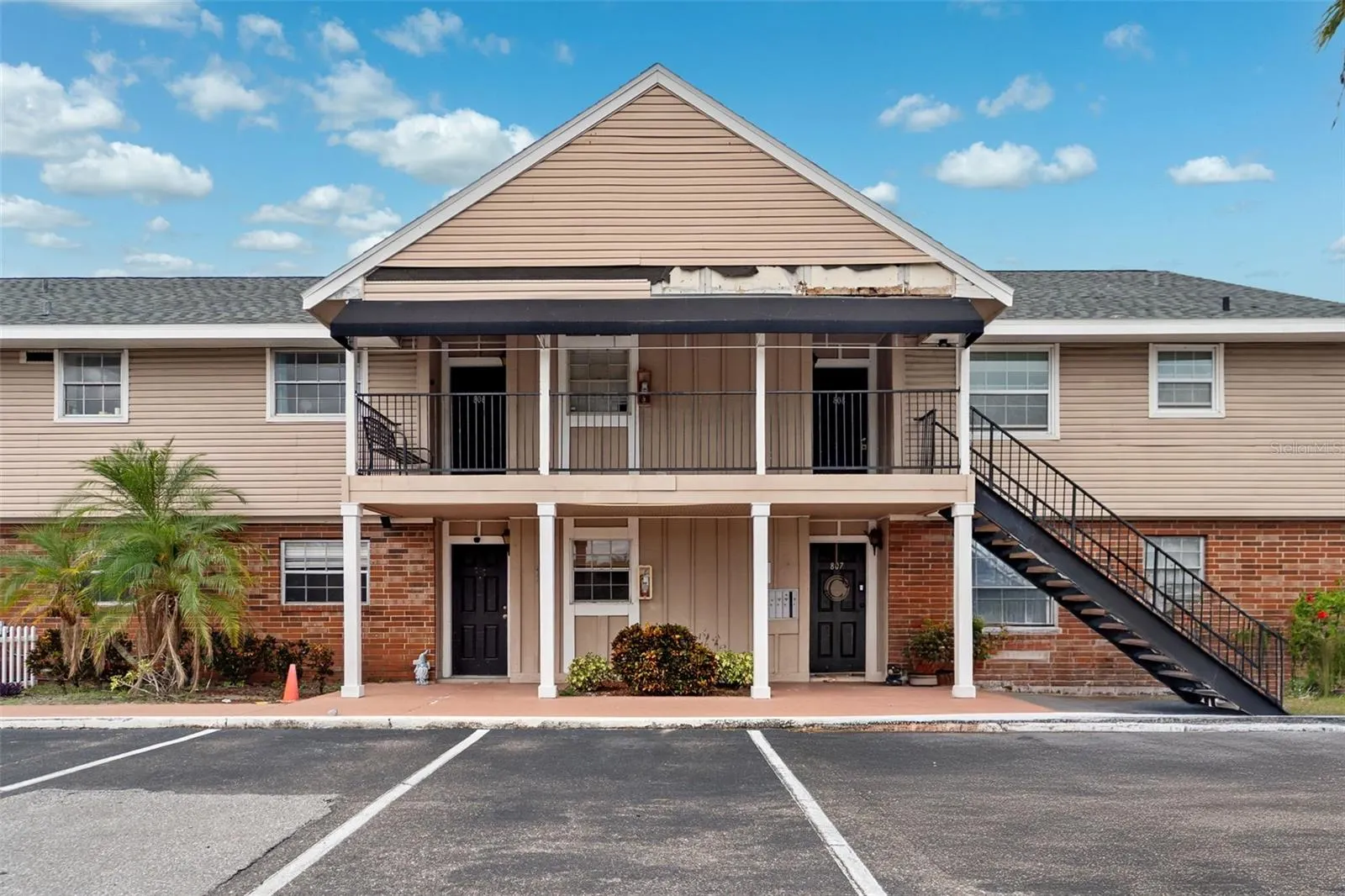 200 COUNTRY CLUB DR #808, #808