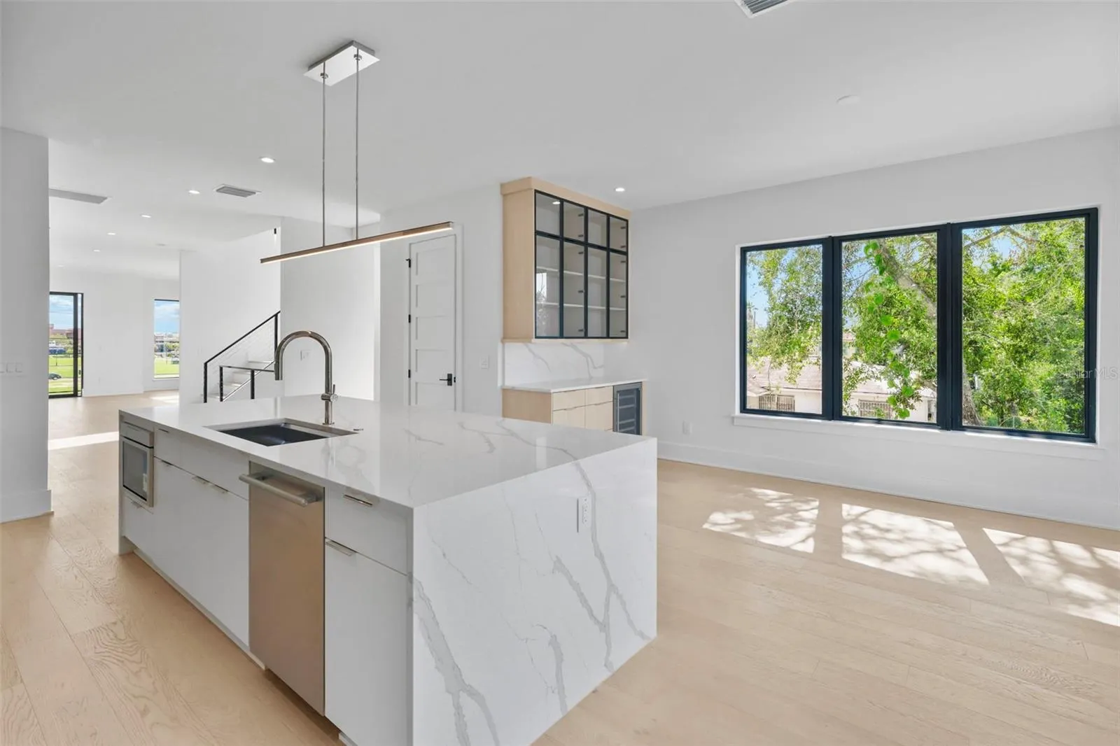 501 W ROSS AVE #4, #4