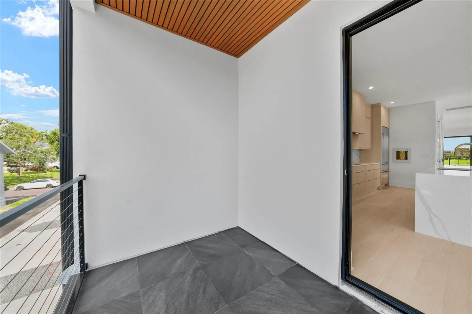 501 W ROSS AVE #4, #4