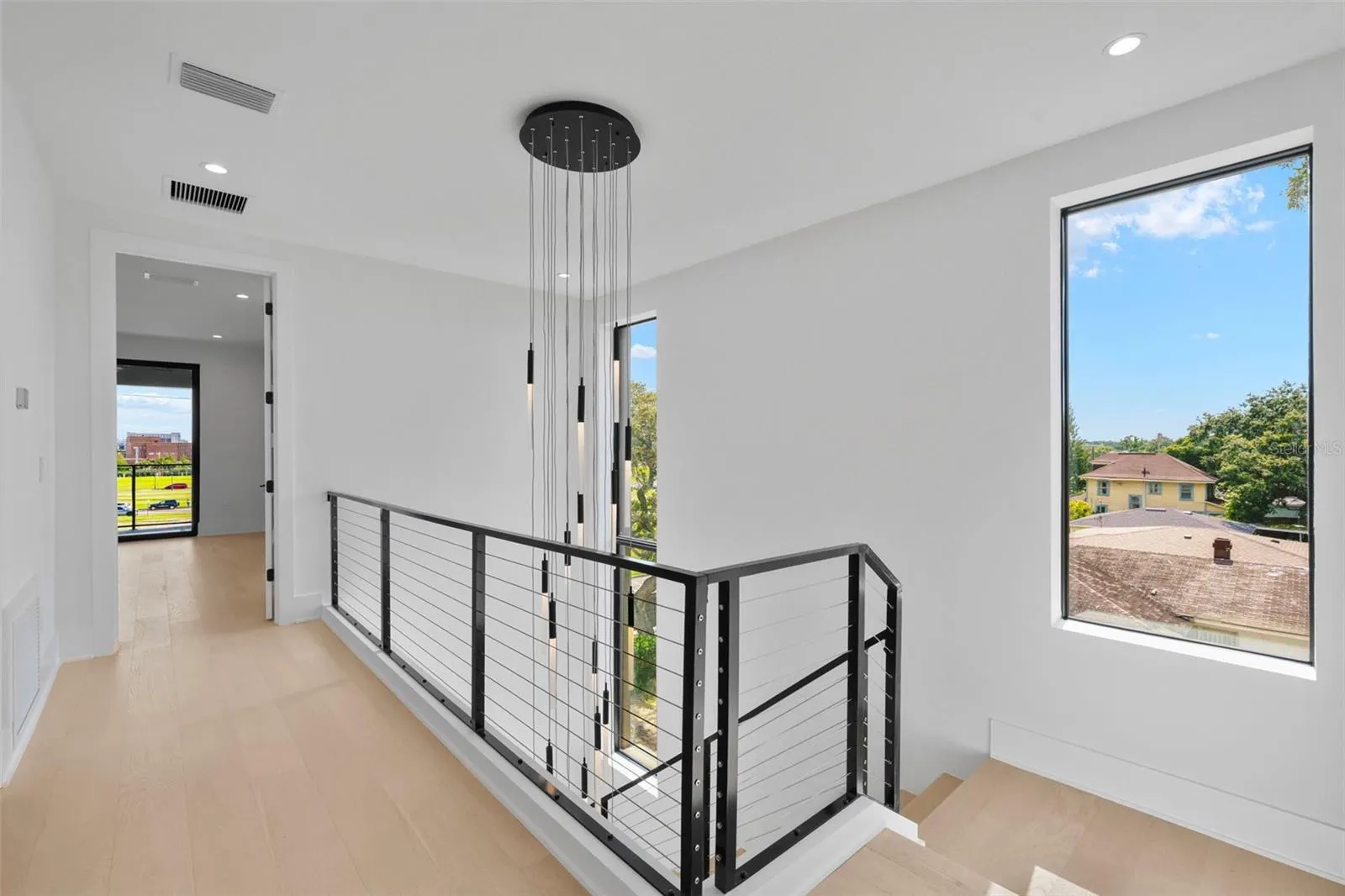501 W ROSS AVE #4, #4