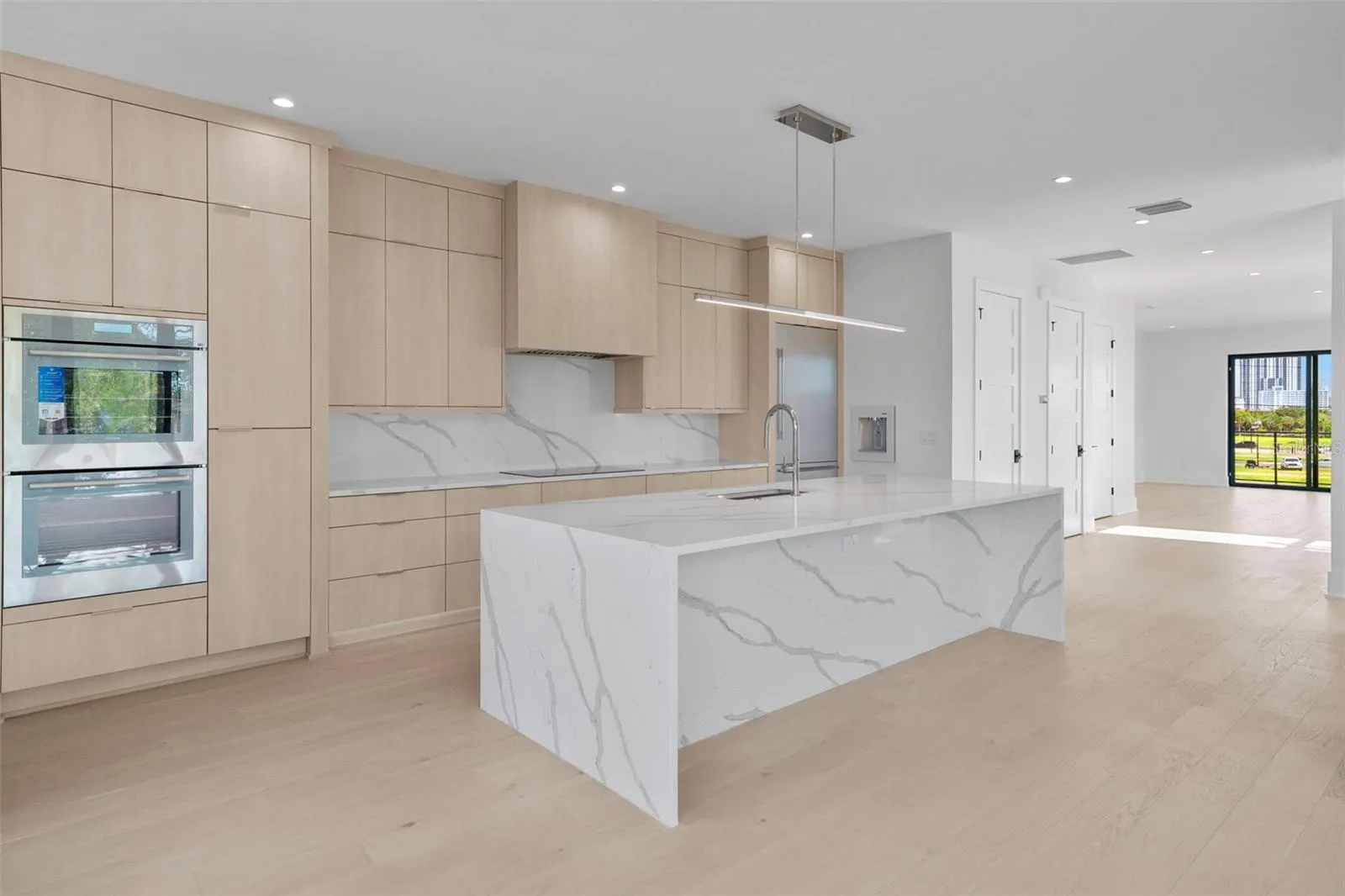 501 W ROSS AVE #4, #4