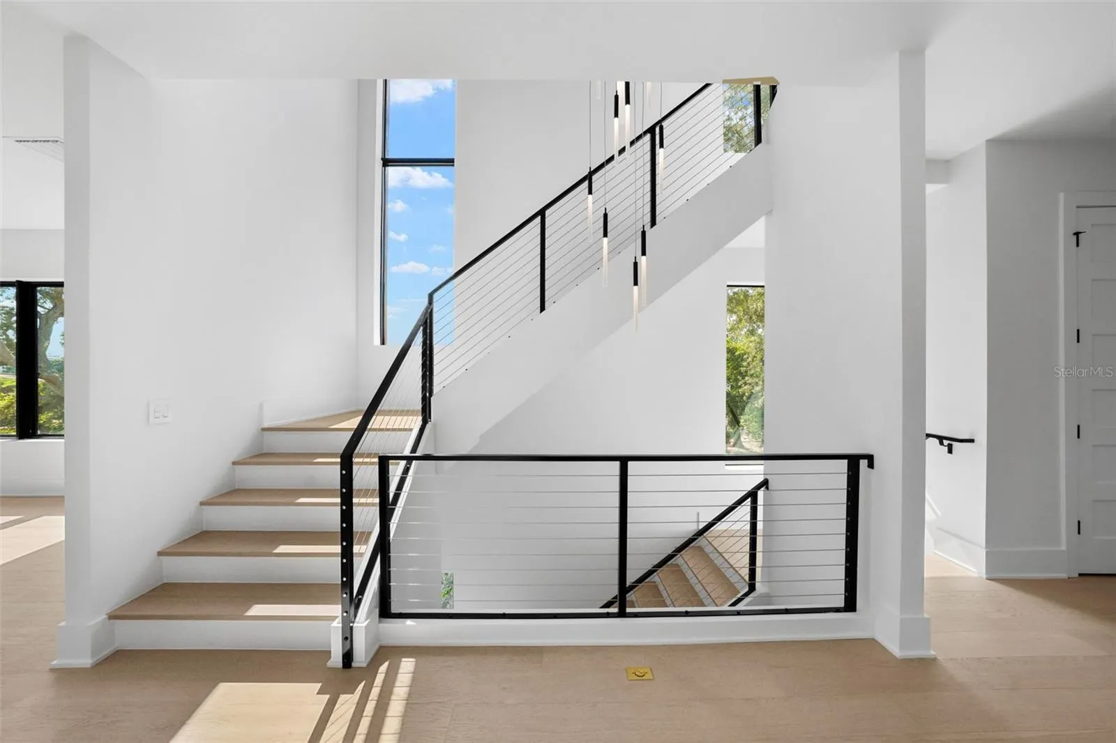 501 W ROSS AVE #4, #4