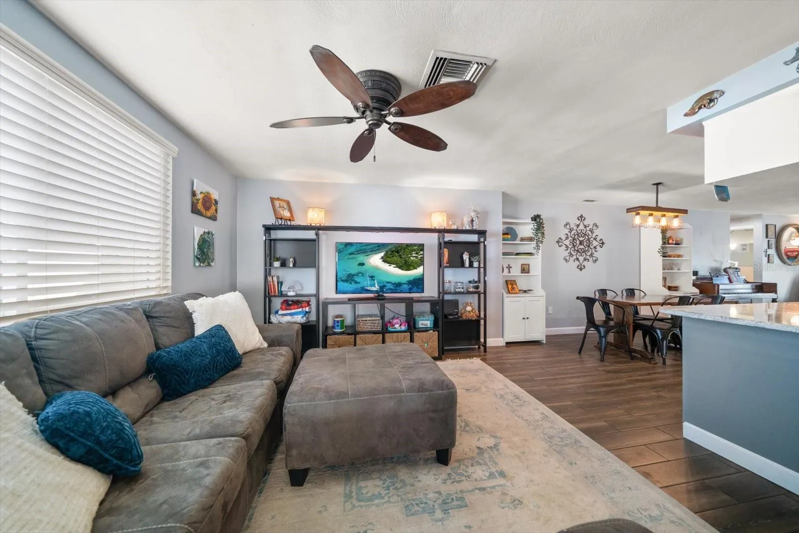 4236 RIVERWOOD DR