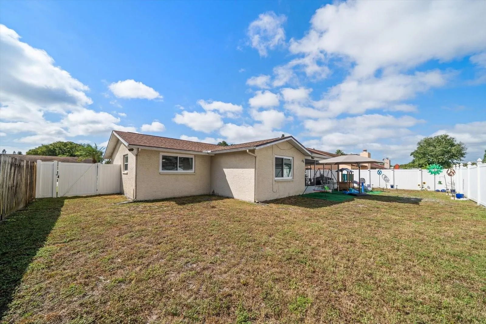 4236 RIVERWOOD DR