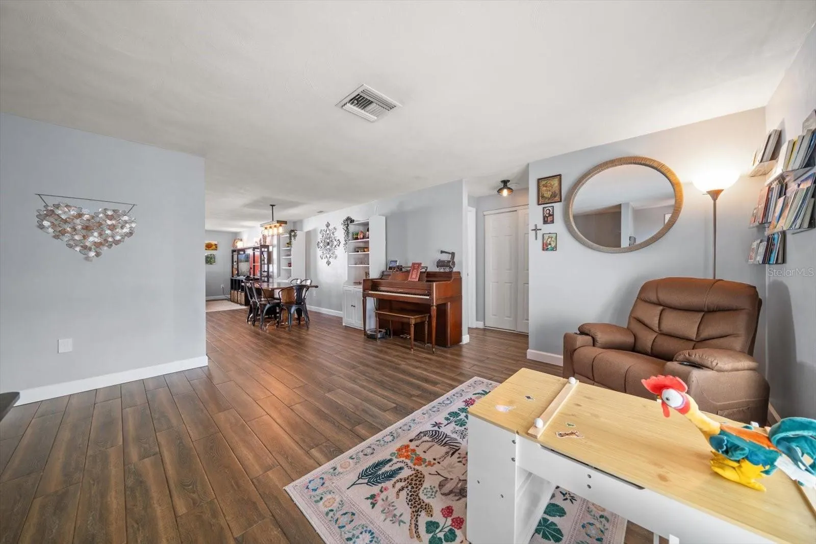 4236 RIVERWOOD DR