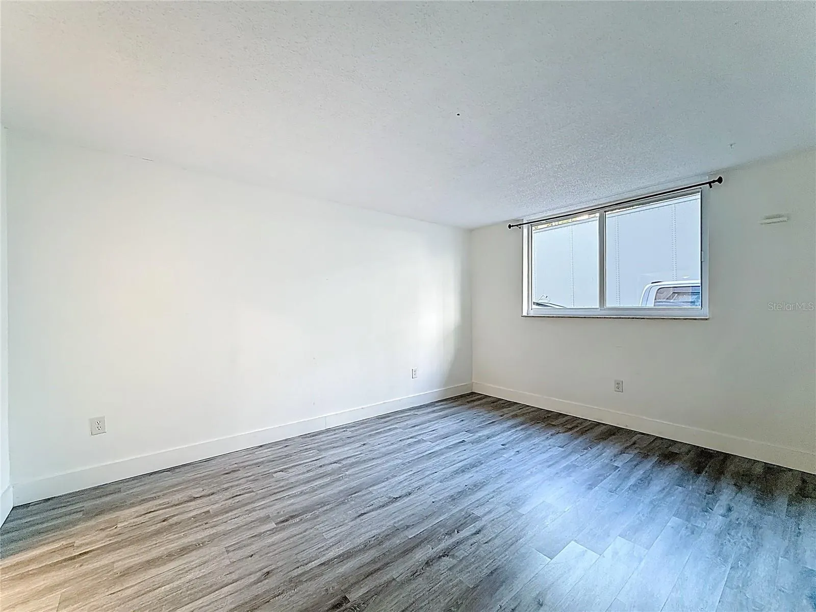 12500 NE 15TH AVE #105, #105