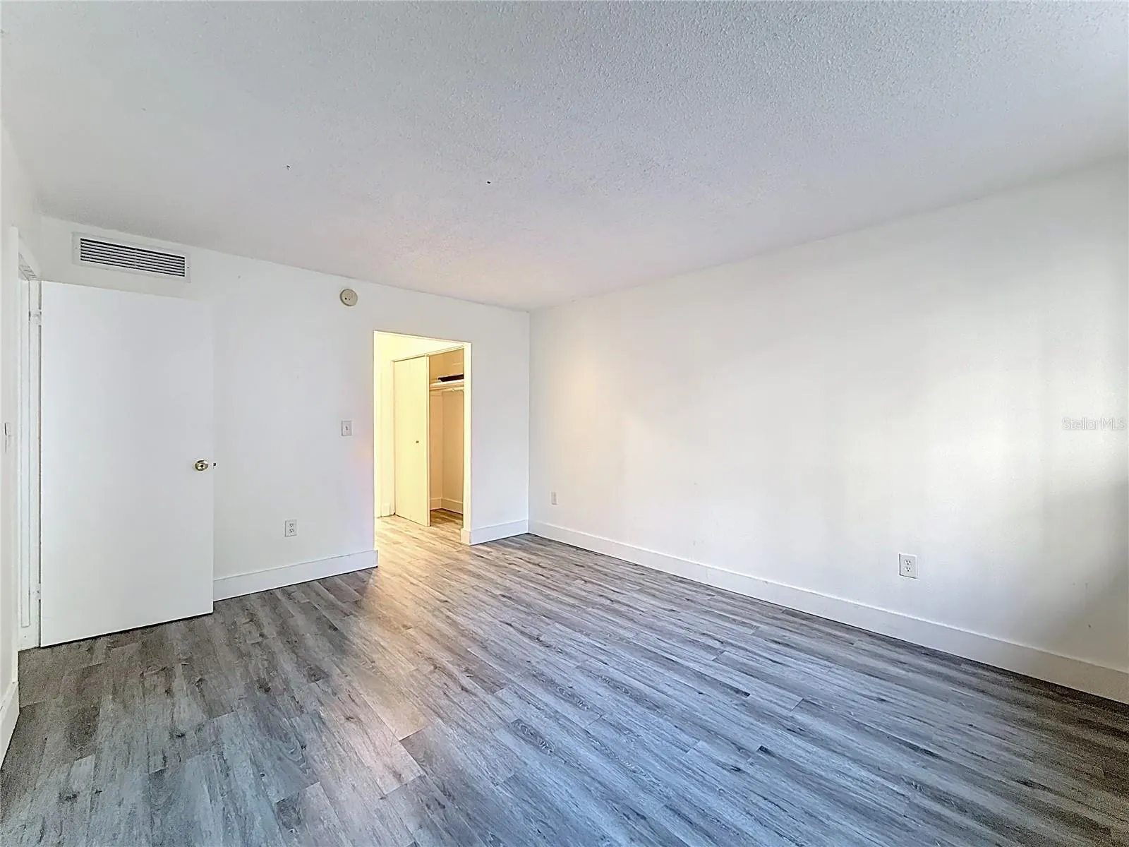 12500 NE 15TH AVE #105, #105