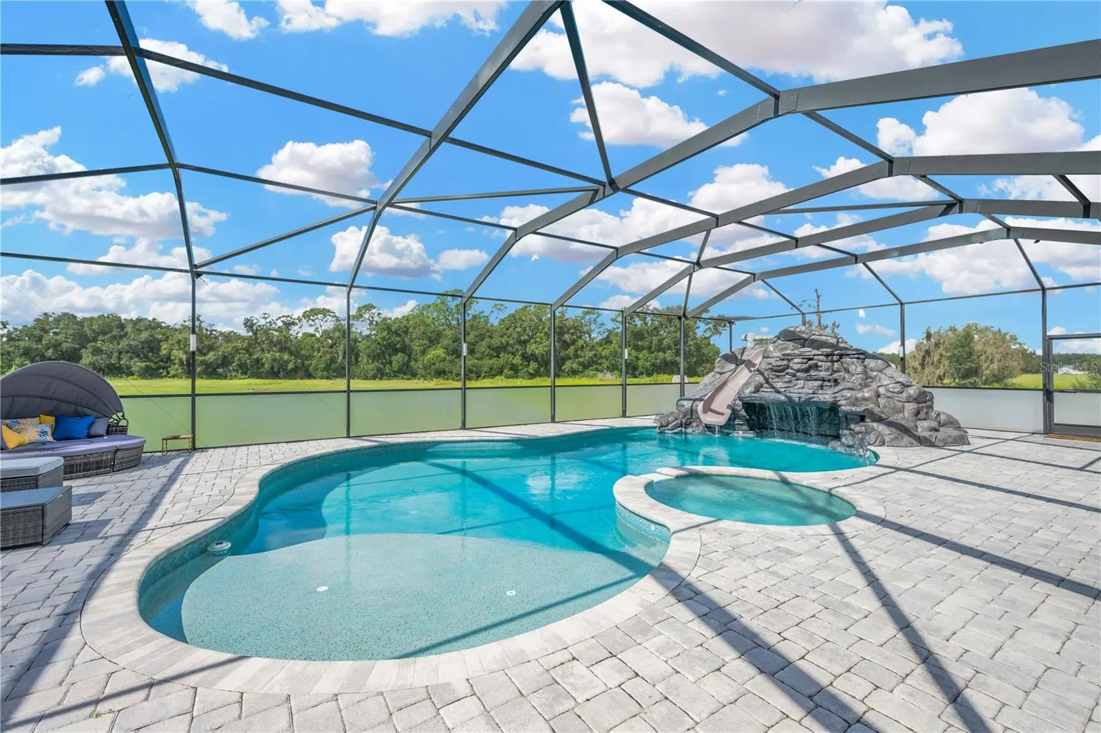 2850 SADDLE RIDGE LN