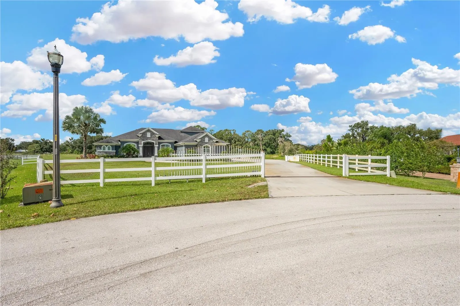 2850 SADDLE RIDGE LN