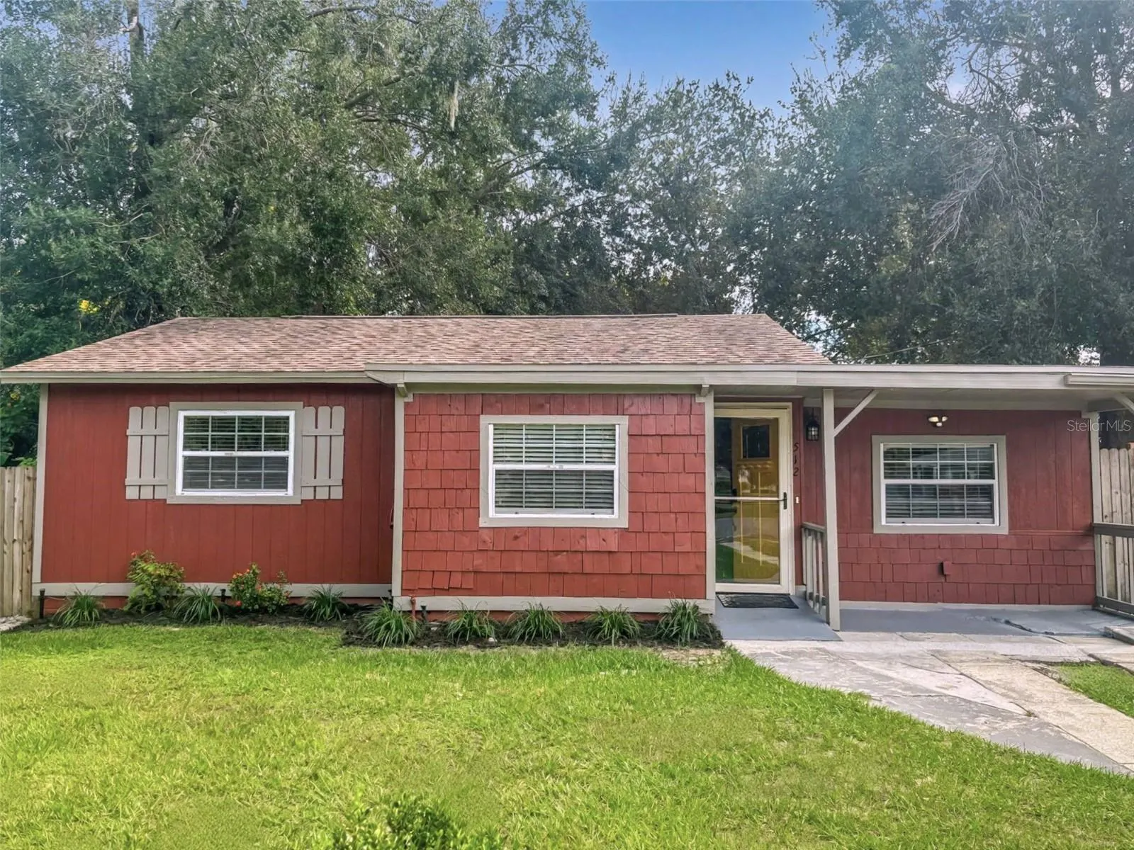 512 GREEN CIR