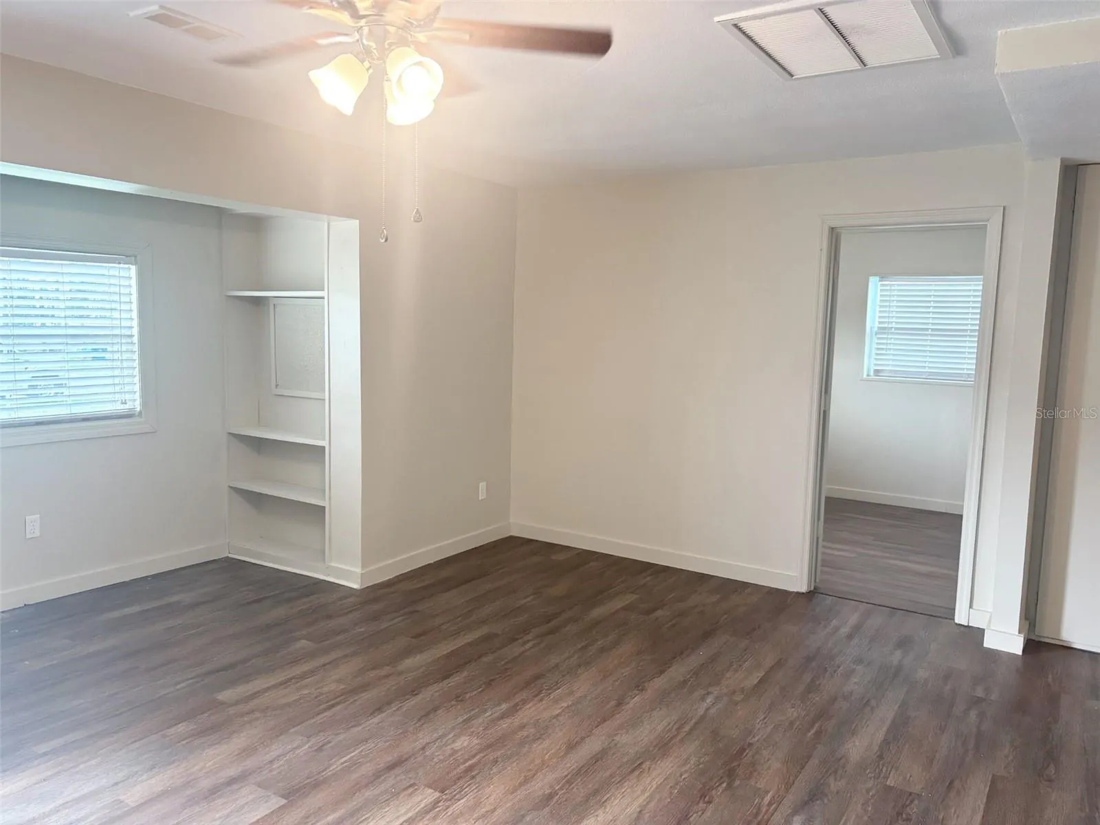 512 GREEN CIR