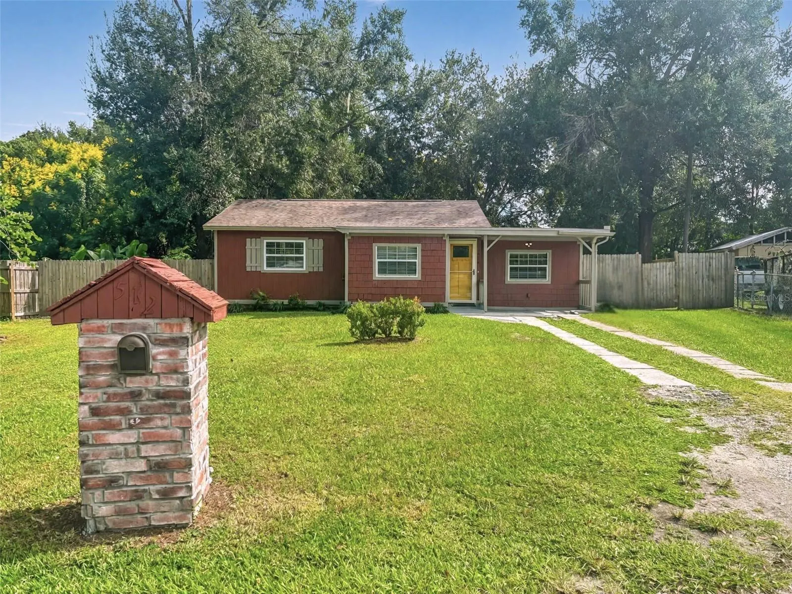 512 GREEN CIR