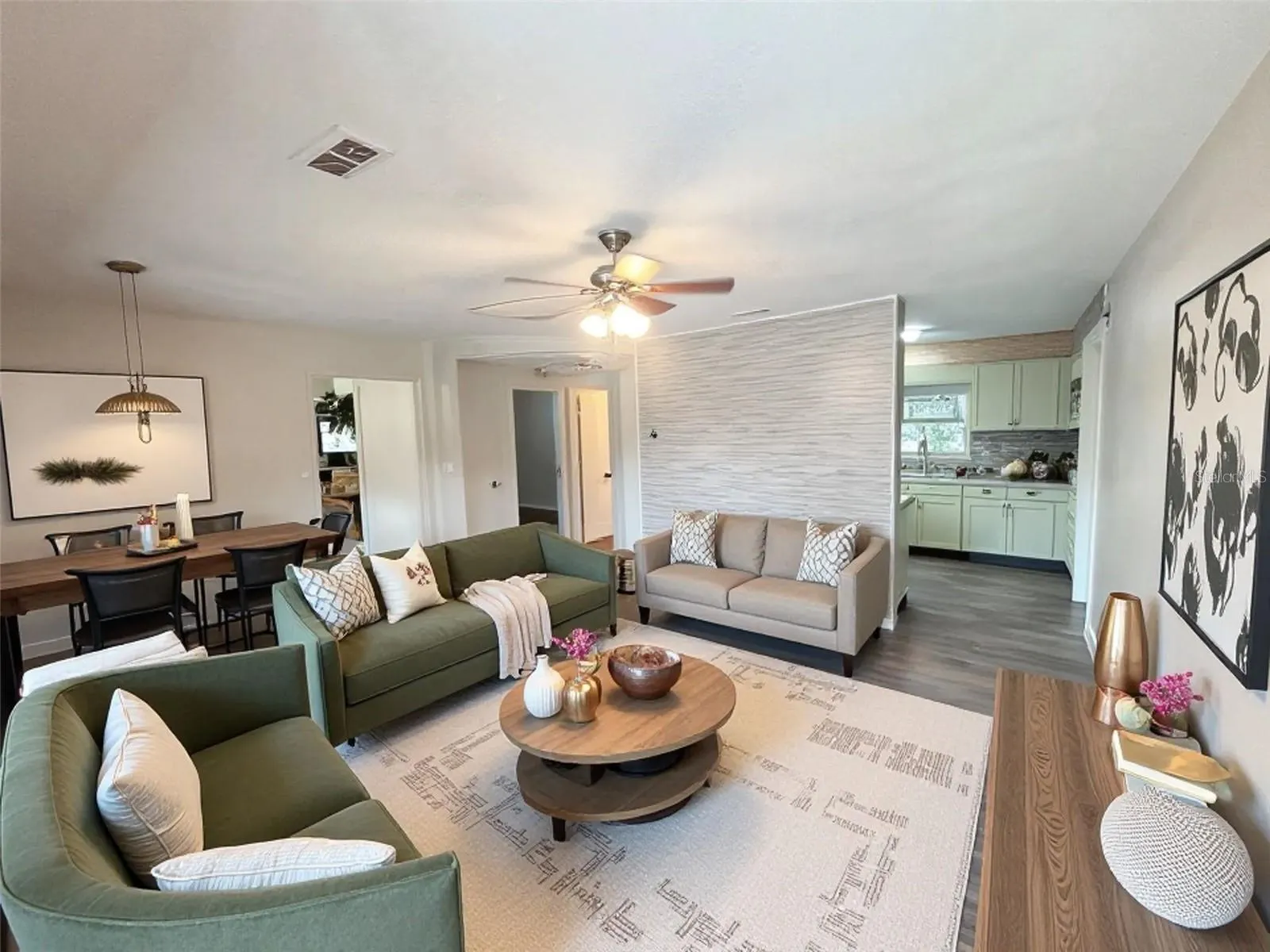 512 GREEN CIR